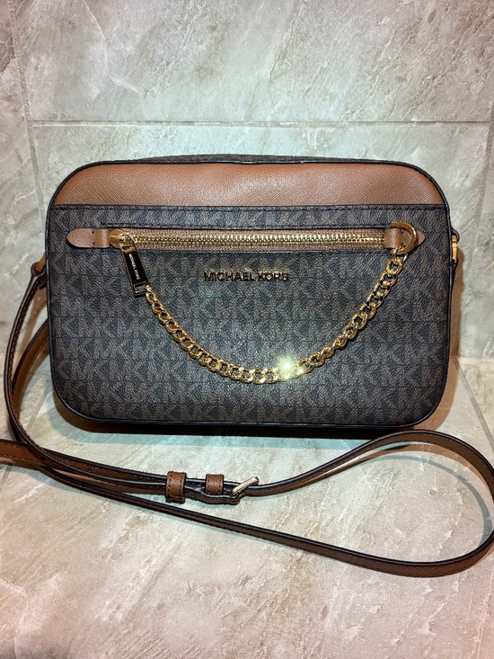 Michael Kors Handbags - Michael Kors Jet Set Large Logo Crossbody Bag